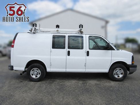 Used 2015 Chevrolet Express 2500 RWD image 1