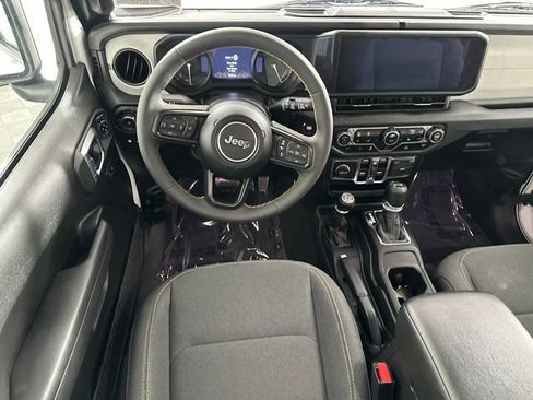 Certified 2024 Jeep Wrangler Unlimited w/ Convenience Group AWD/4WD image 6