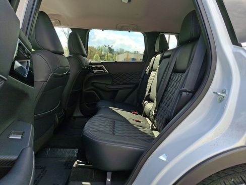 Used 2024 Mitsubishi Outlander SEL AWD/4WD image 10