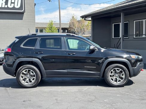 Used 2019 Jeep Cherokee Trailhawk w/ Cold Weather Group AWD/4WD image 5
