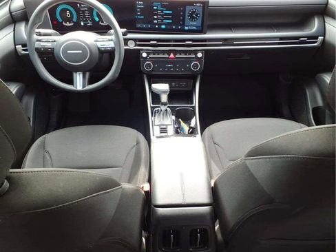 Used 2025 Hyundai Tucson SEL FWD image 11