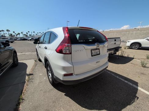 Used 2015 Honda CR-V LX image 2
