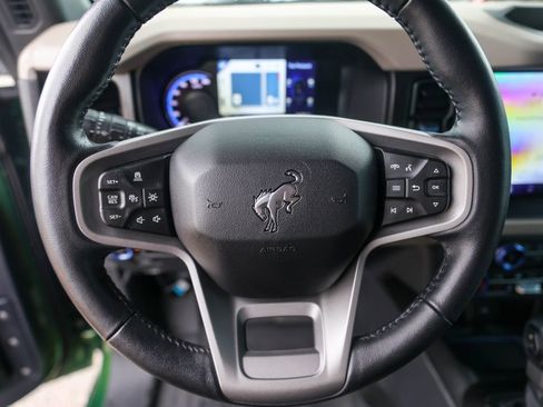 Used 2023 Ford Bronco Wildtrak image 13