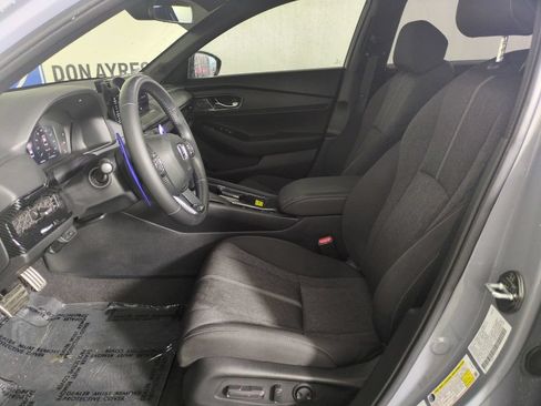 Used 2023 Honda Accord Sport image 9