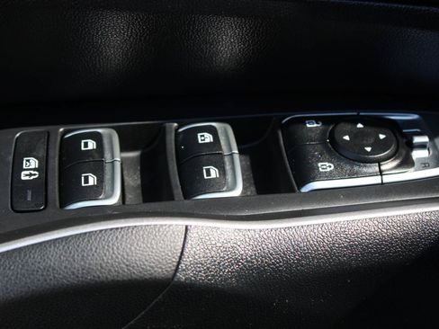 Used 2021 Kia Sorento S w/ Panoramic Sunroof Package FWD image 15