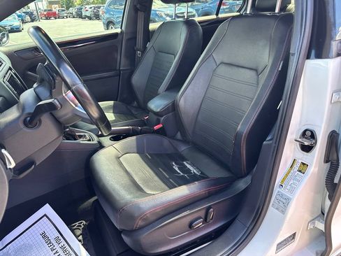 Used 2017 Volkswagen Jetta GLI FWD image 17