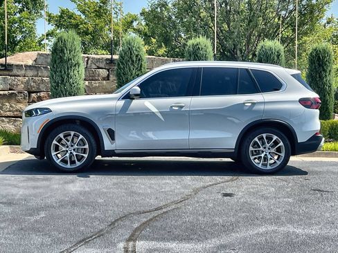 Used 2024 BMW X5 xDrive40i w/ Premium Package AWD/4WD image 2