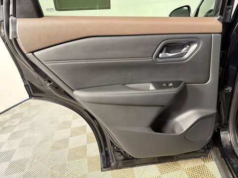 Used 2023 Nissan Rogue SL FWD image 23