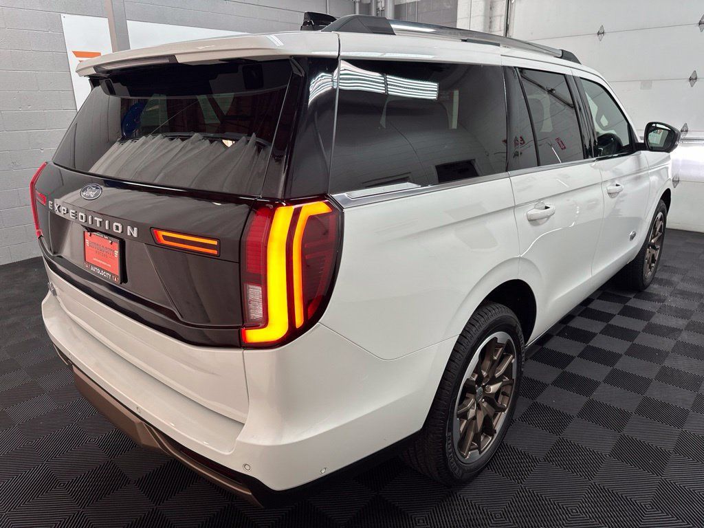 Used 2025 Ford Expedition King Ranch AWD/4WD image 9