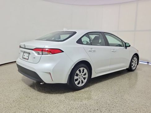 Used 2025 Toyota Corolla LE FWD image 5