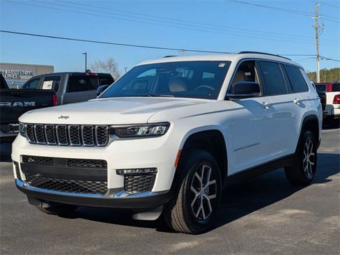 New 2025 Jeep Grand Cherokee L Limited image 4