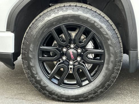 Used 2023 GMC Sierra 1500 Elevation w/ Preferred Package image 27