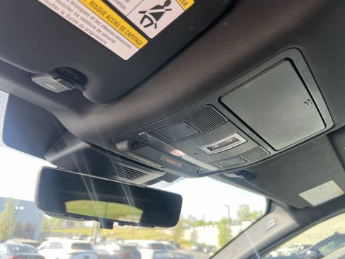 Used 2020 Land Rover Discovery Sport SE R-Dynamic image 15