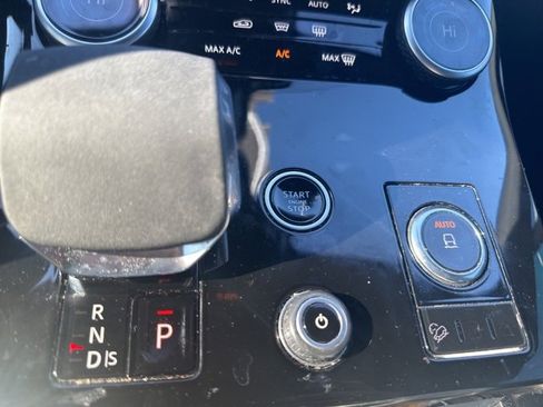 Used 2023 Land Rover Range Rover Sport SE Dynamic image 16