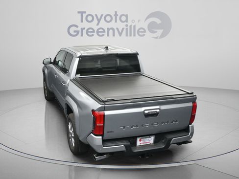 Used 2025 Toyota Tacoma Limited AWD/4WD image 13