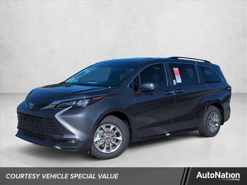 New 2025 Toyota Sienna XLE image 1