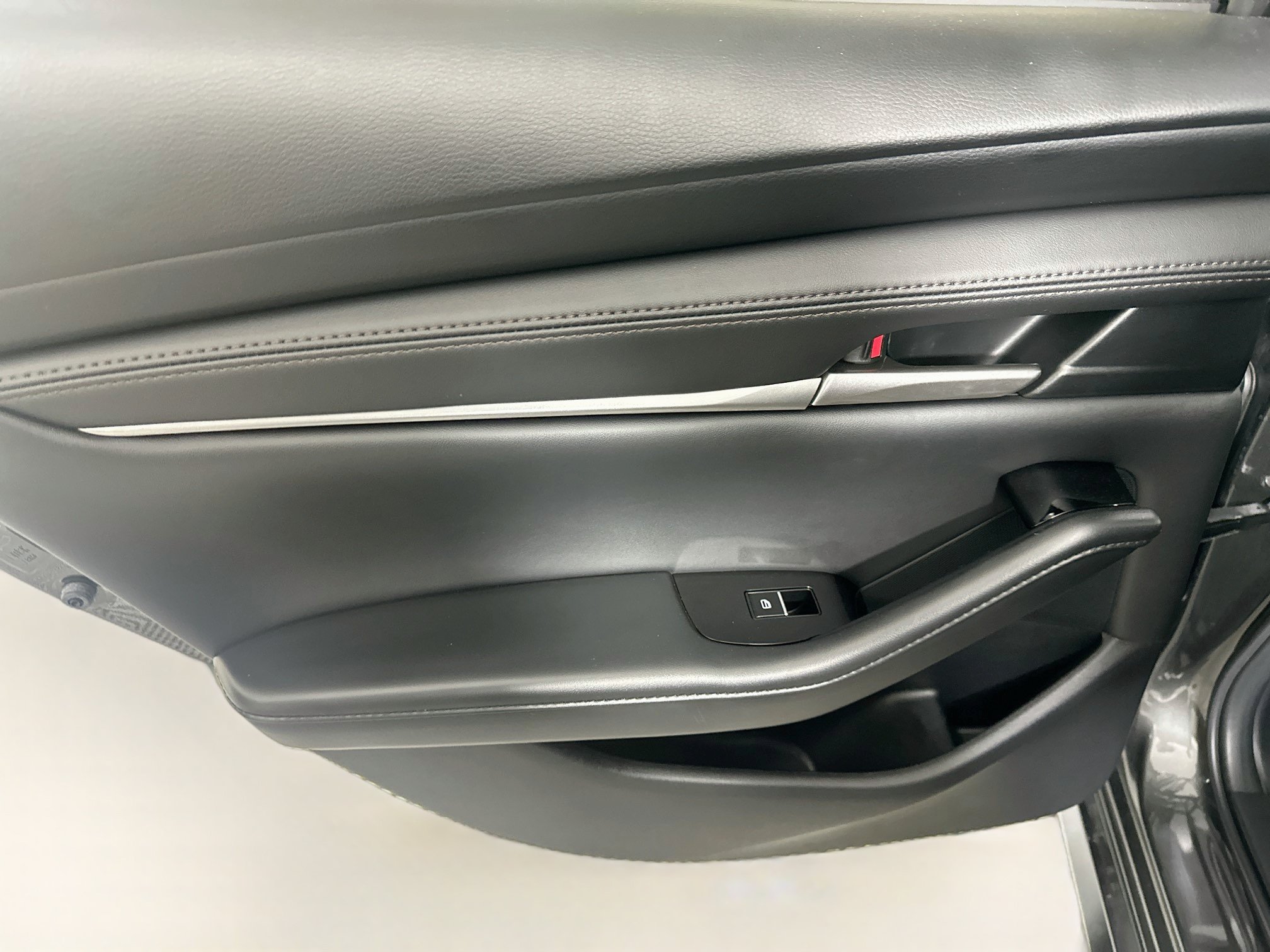Used 2025 MAZDA MAZDA3 s FWD image 24