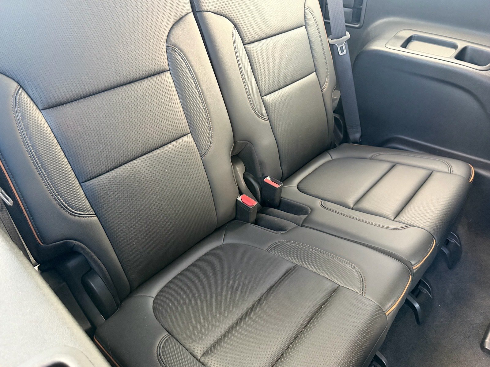 Used 2022 GMC Acadia AT4 w/ Preferred Package AWD/4WD image 16
