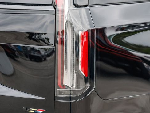 Used 2023 Cadillac Escalade V AWD/4WD image 8