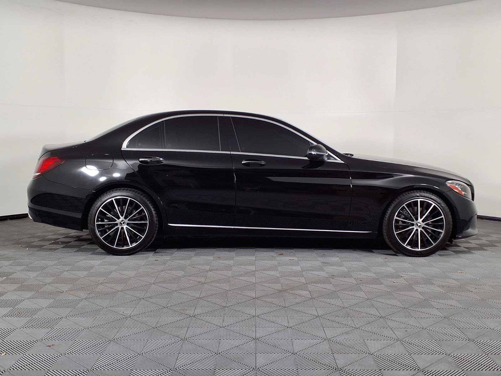 Used 2021 Mercedes-Benz C 300 Sedan w/ Premium Package image 34