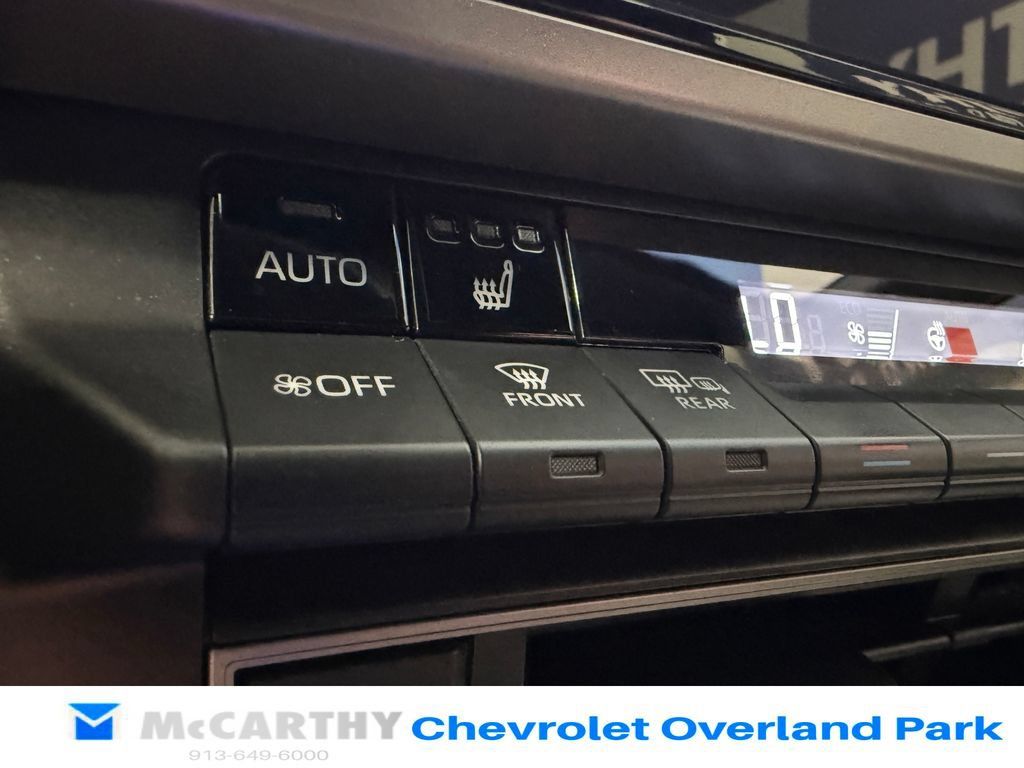 Used 2025 Toyota Camry SE w/ Multimedia Upgrade Package AWD/4WD image 22