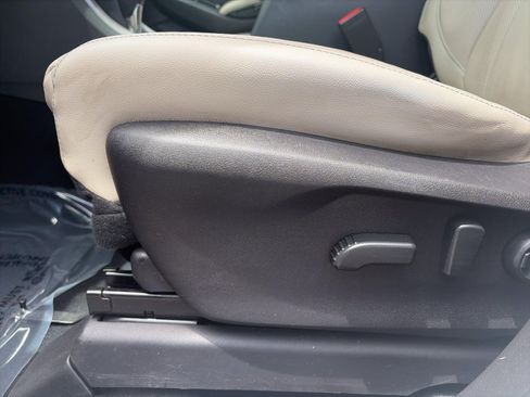 Used 2019 Subaru Ascent Limited AWD/4WD image 15
