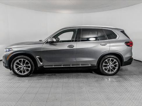 Used 2025 BMW X5 sDrive40i w/ Climate Comfort Package RWD image 3