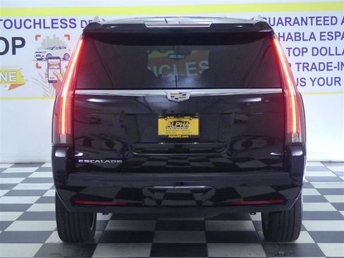 Used 2017 Cadillac Escalade Platinum AWD/4WD image 5