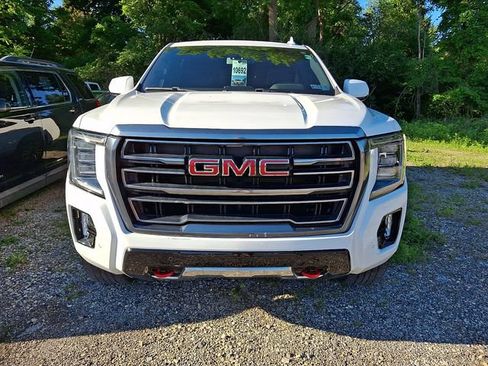 Used 2023 GMC Yukon AT4 AWD/4WD image 2