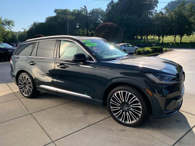 Certified 2025 Lincoln Aviator Black Label AWD/4WD image 8