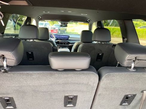 Used 2026 Buick Enclave Sport Touring AWD/4WD image 31
