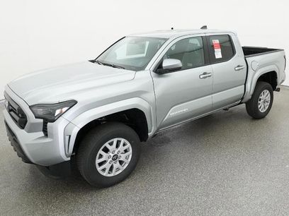 New 2025 Toyota Tacoma SR5