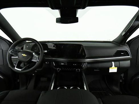 New 2026 Chevrolet Suburban LS image 18