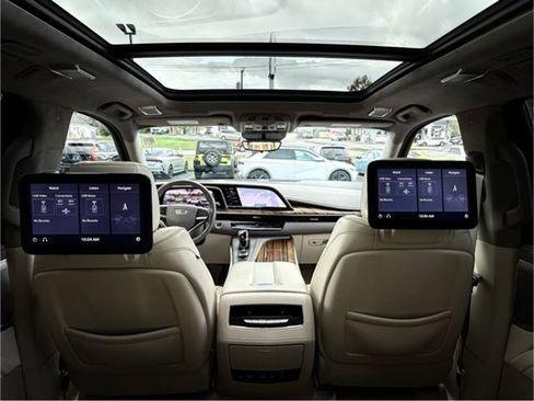 Used 2021 Cadillac Escalade Sport Platinum w/ Heavy-Duty Trailer Package image 28