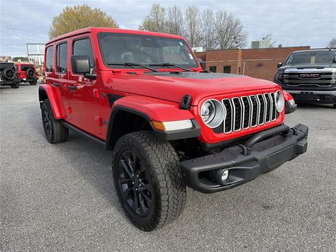 Used 2025 Jeep Wrangler Backcountry image 4