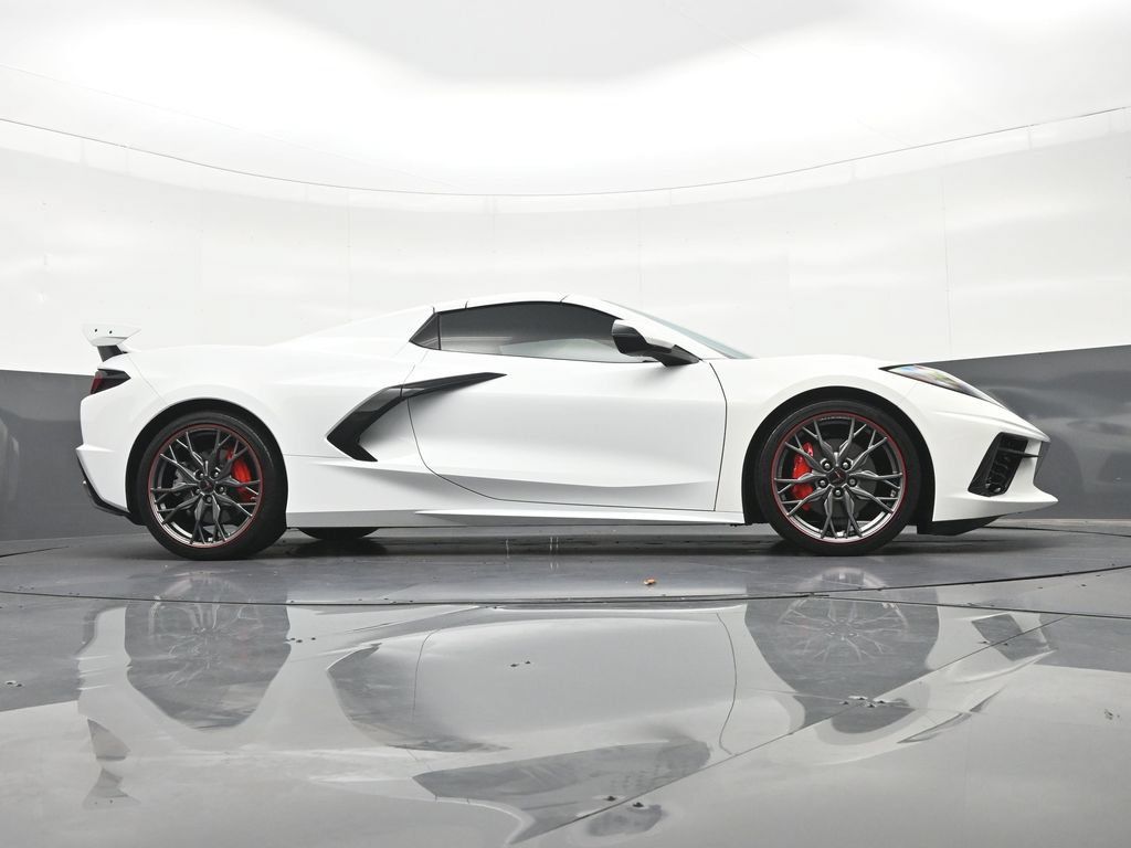 Used 2024 Chevrolet Corvette Stingray Convertible w/ 1LT RWD image 28