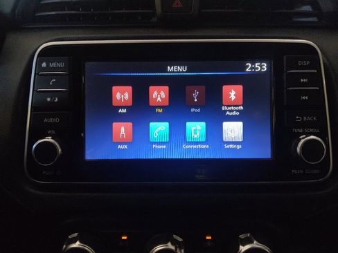 Used 2024 Nissan Versa S w/ Trunk Package image 25