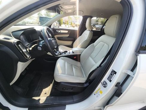 Used 2019 Volvo XC40 T5 Momentum AWD/4WD image 20