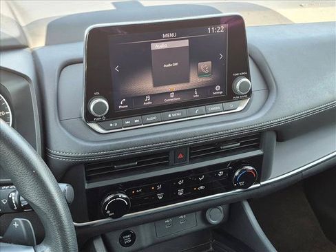 Used 2024 Nissan Rogue S FWD image 10