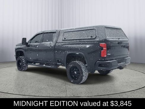 Used 2024 Chevrolet Silverado 2500 LT w/ Midnight Edition image 5