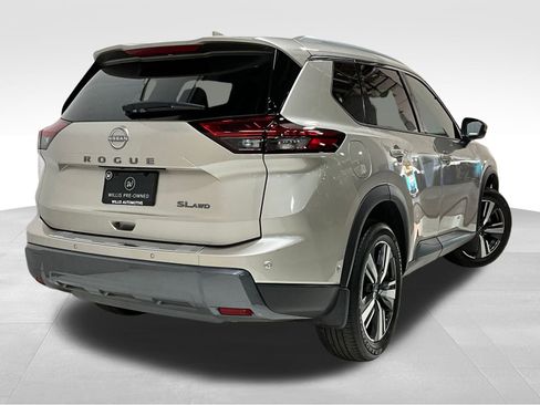 Used 2025 Nissan Rogue SL image 12