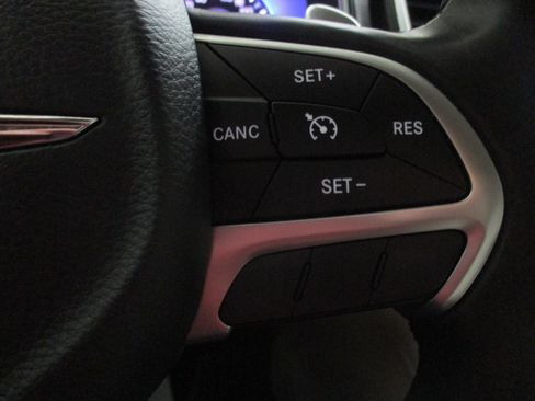 Used 2017 Chrysler 200 Limited w/ Convenience Group FWD image 18
