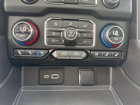 Used 2023 Chevrolet Tahoe High Country AWD/4WD image 30