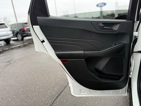 Certified 2022 Ford Escape SE w/ Cold Weather Package image 13