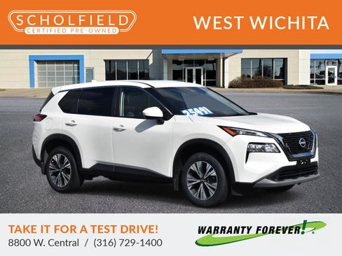 Used 2023 Nissan Rogue SV image 1