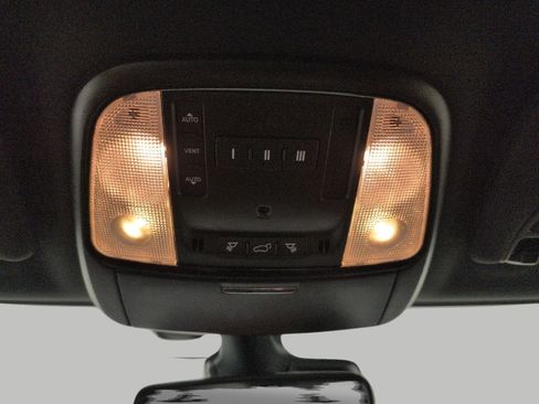 Used 2023 Dodge Durango SRT AWD/4WD image 18