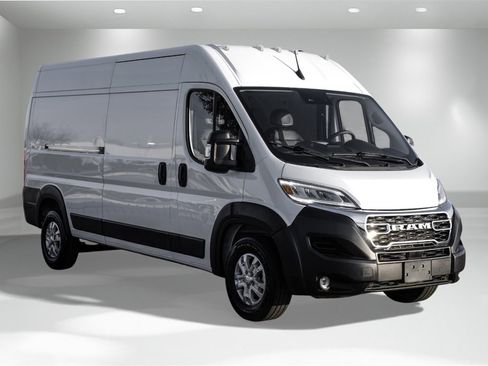 Used 2024 RAM ProMaster 2500 w/ Quick Order Package 22G SLT image 5