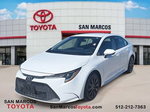 Certified 2022 Toyota Corolla LE image 1