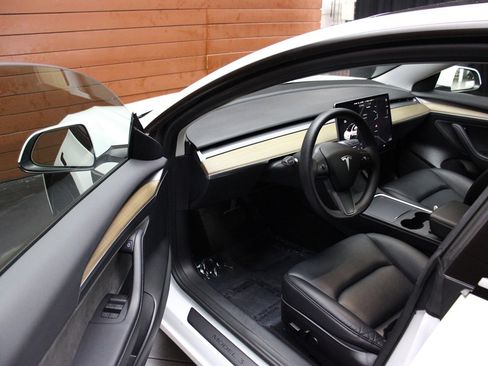 Used 2022 Tesla Model 3 Long Range image 18