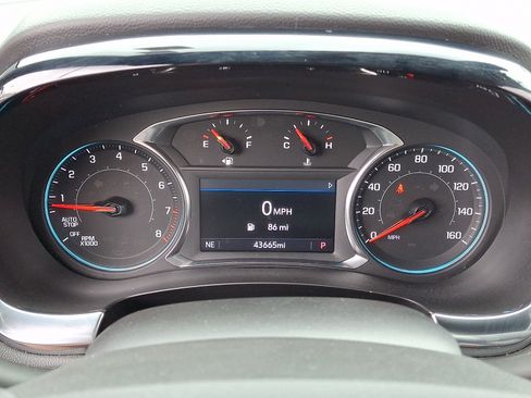 Used 2023 Chevrolet Traverse LT FWD image 27